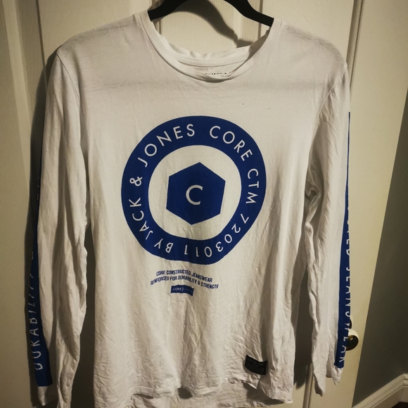 5 shirts - Picture 5 of 5